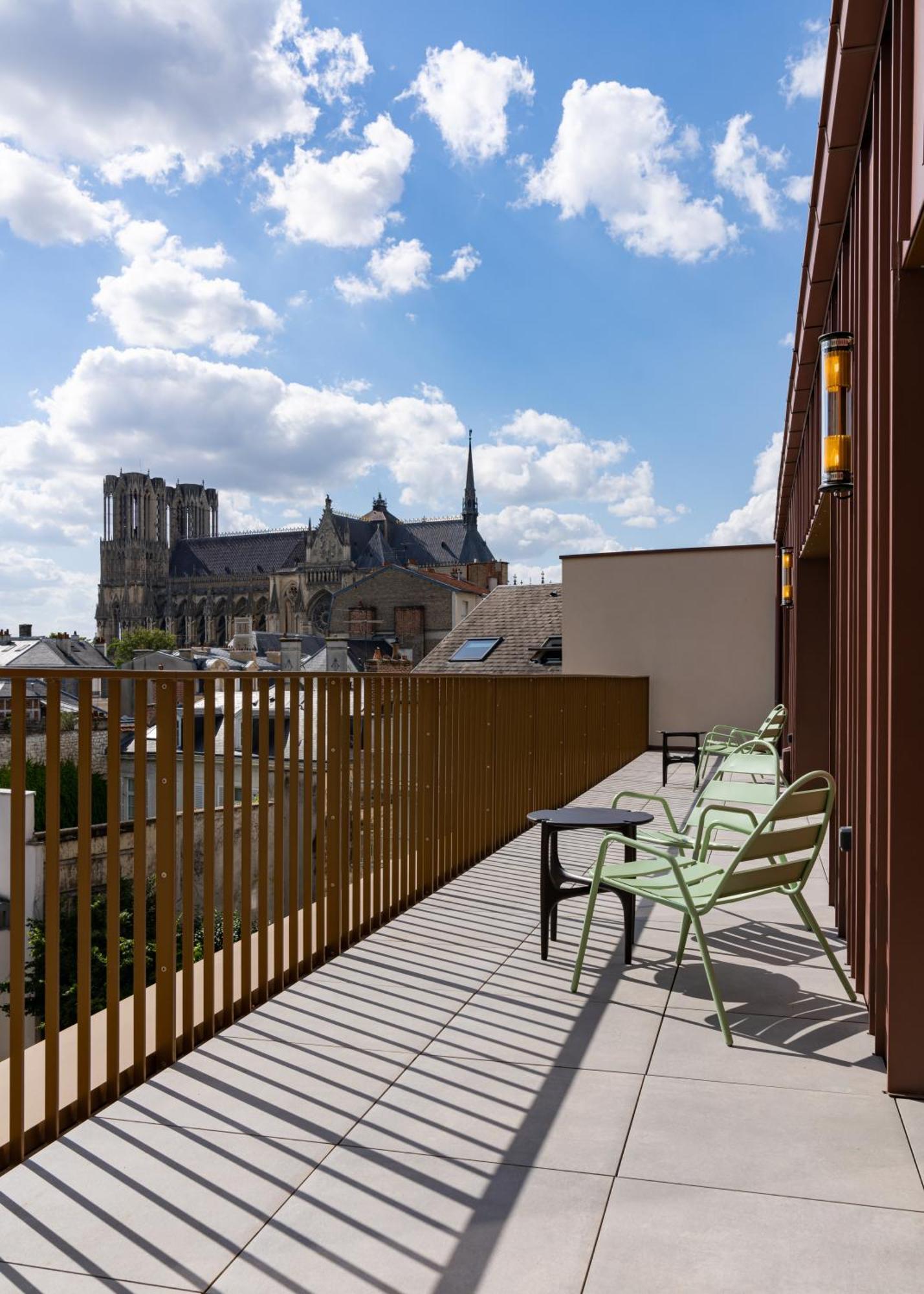 Les Suites 7 Anges - Parking, Vue Cathedrale & Centre Historique Реймс Экстерьер фото